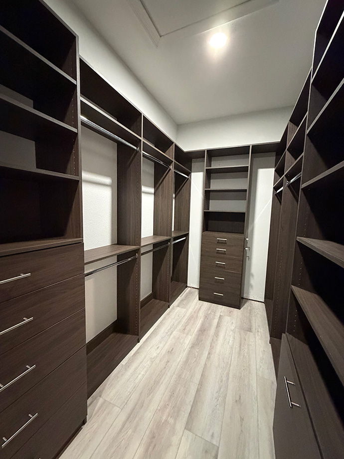 Woodgrain Primary Walk-In Closet